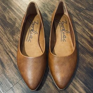 New ZODIAC cognac flats